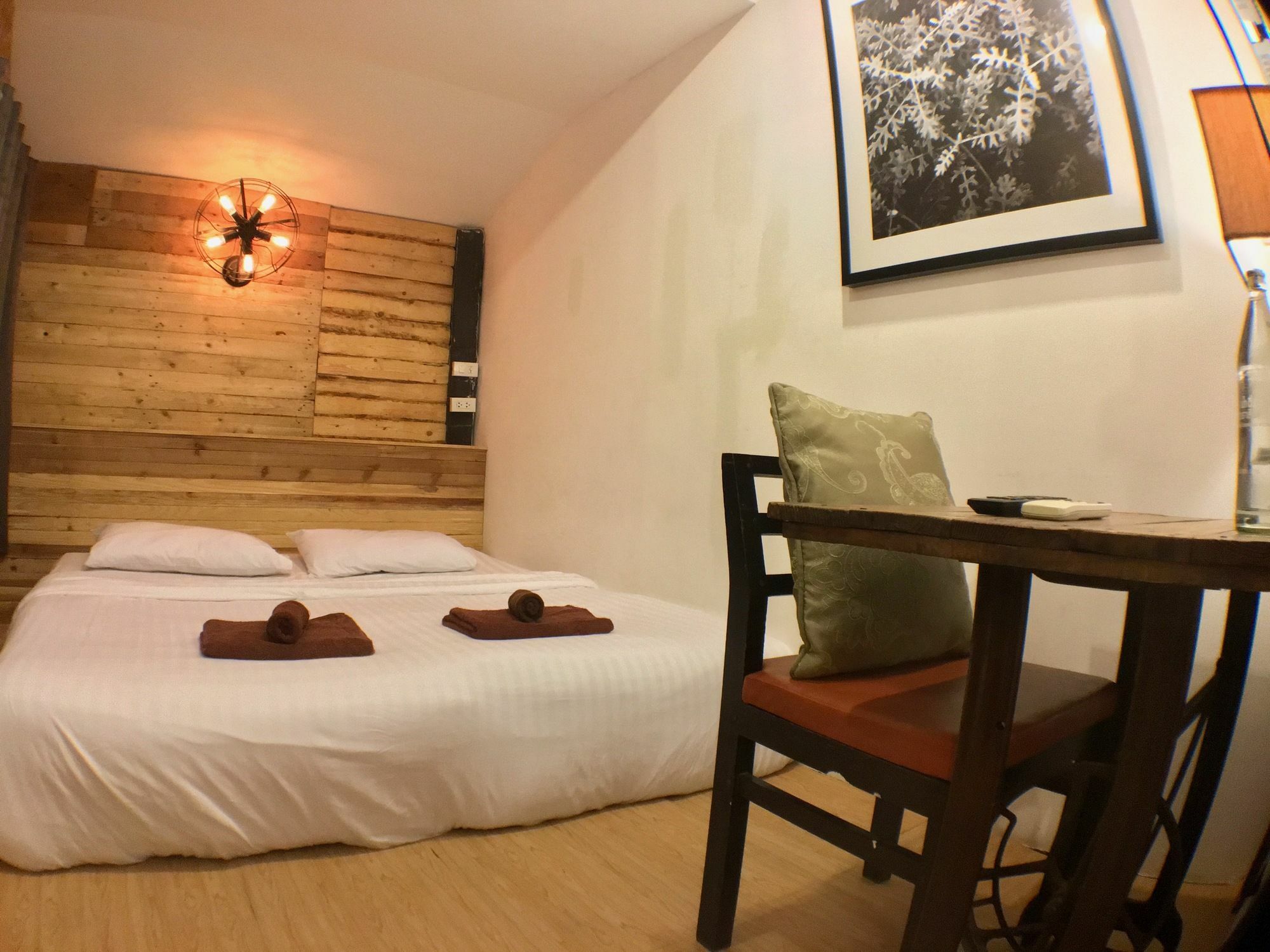 Jao Hostel & Cafe Chiang Mai Bagian luar foto