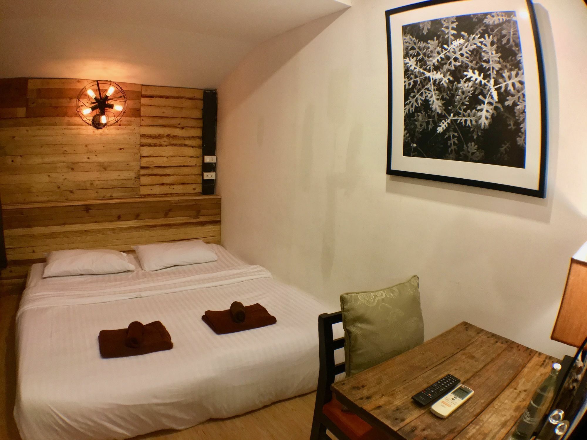 Jao Hostel & Cafe Chiang Mai Bagian luar foto